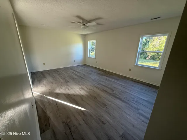 $1,950 | 5382 Highway 24, Bogue, NC 28570