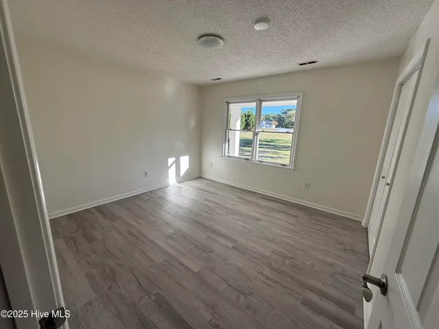 $1,950 | 5382 Highway 24, Bogue, NC 28570