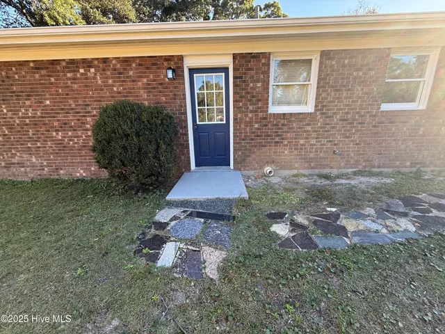 $1,950 | 5382 Highway 24, Bogue, NC 28570