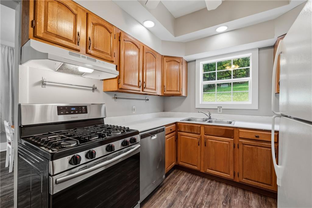 2329 Hazelton Street Pittsburgh, PA 15214 - Photo 13 of 27 Gallery Image 13