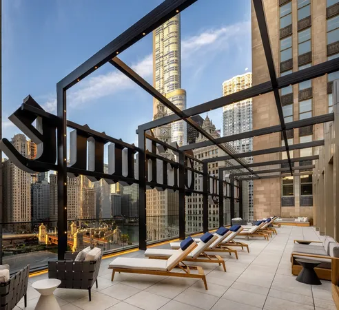 $3,175,000 | 435 North Michigan Avenue, Unit 1801, Chicago, IL 60611