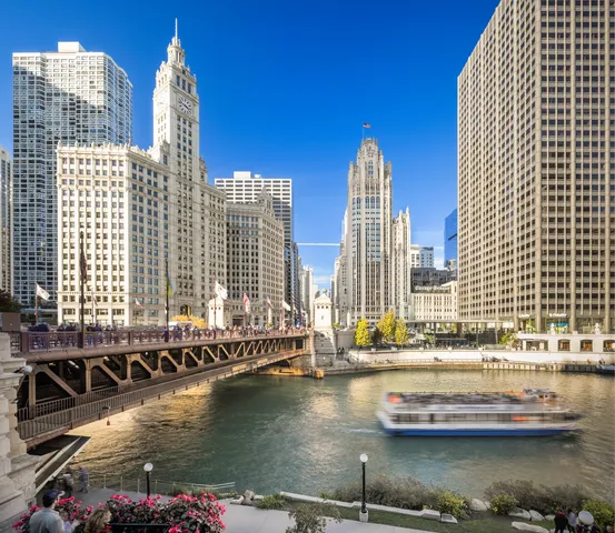 $3,225,000 | 435 North Michigan Avenue, Unit 1801, Chicago, IL 60611