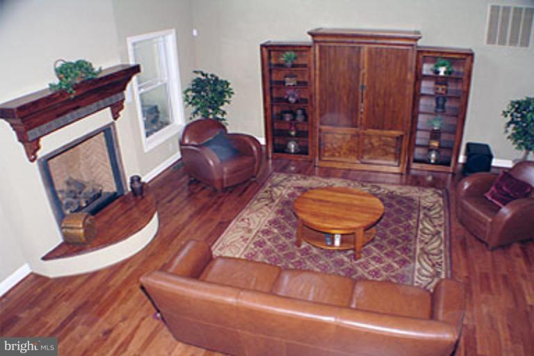 9543 Liberty Road Frederick, MD 21701 - Photo 11 of 27 Family Room