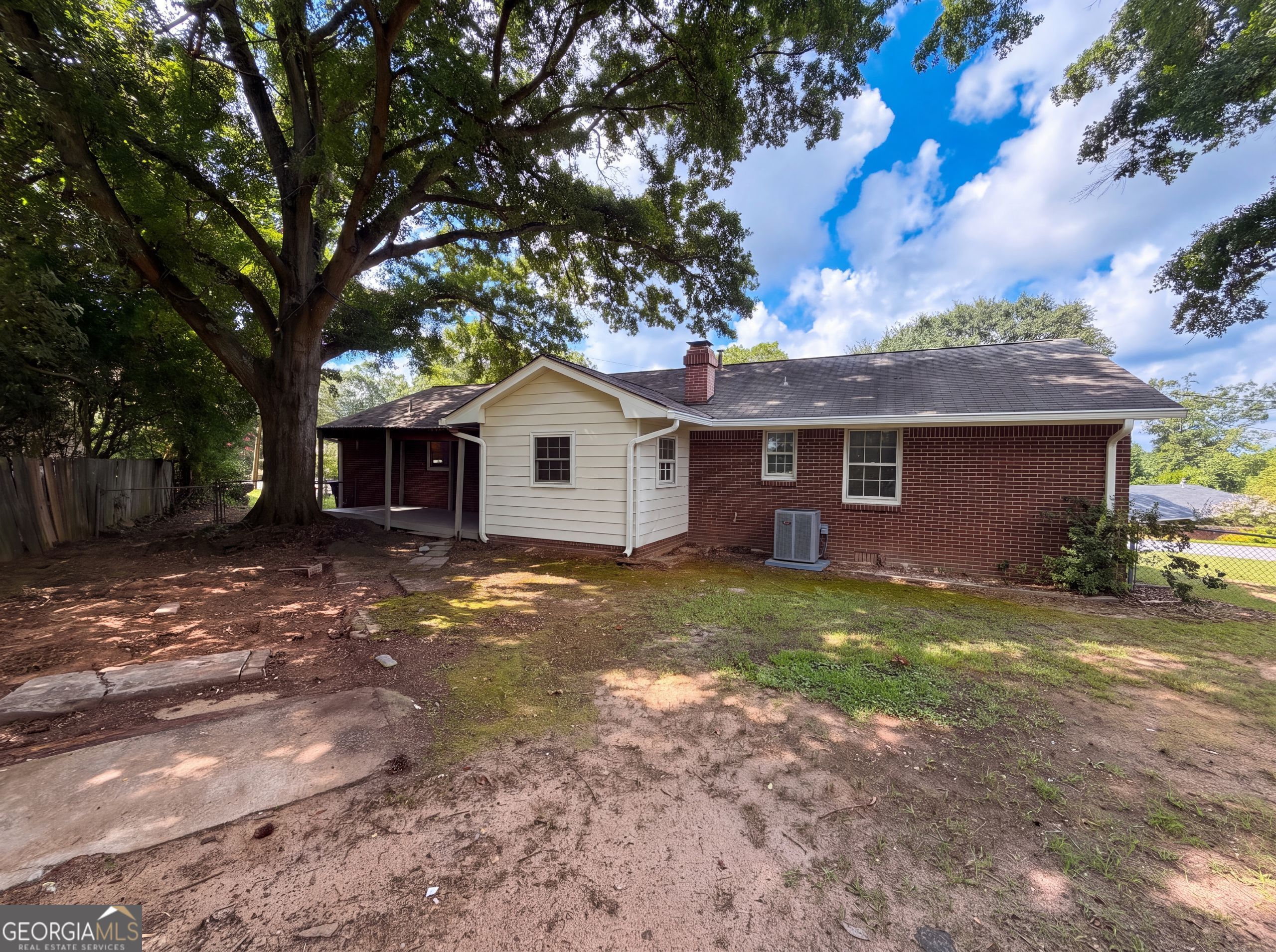 1276 Robin Road Northeast Conyers, GA 30012 - Photo 5 of 20 Gallery Image 5