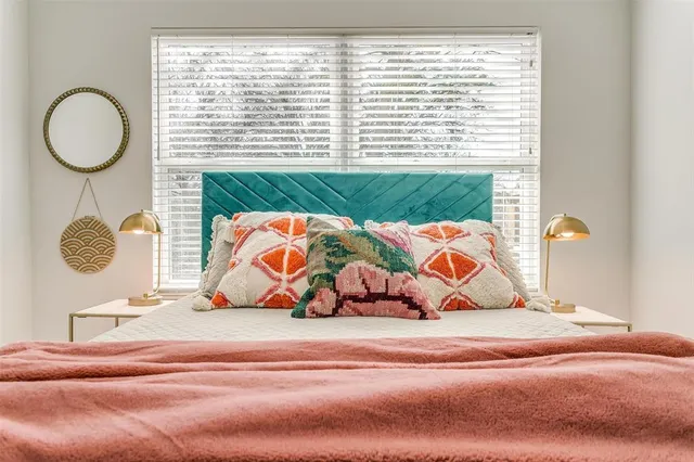 $3,500 | 323 South Hannaford Street, Granbury, TX 76048