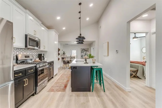 $3,500 | 323 South Hannaford Street, Granbury, TX 76048