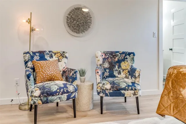 $3,500 | 323 South Hannaford Street, Granbury, TX 76048