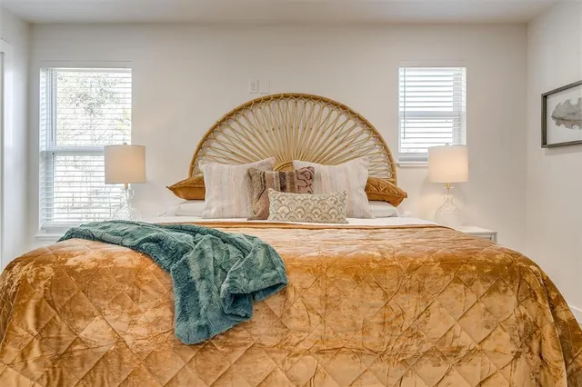 $3,500 | 323 South Hannaford Street, Granbury, TX 76048