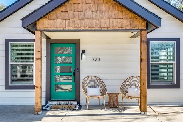 $3,500 | 323 South Hannaford Street, Granbury, TX 76048