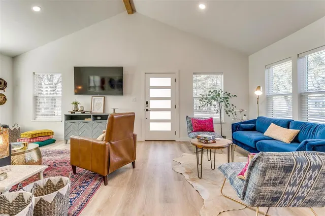 $3,500 | 323 South Hannaford Street, Granbury, TX 76048