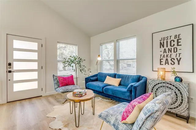 $3,500 | 323 South Hannaford Street, Granbury, TX 76048