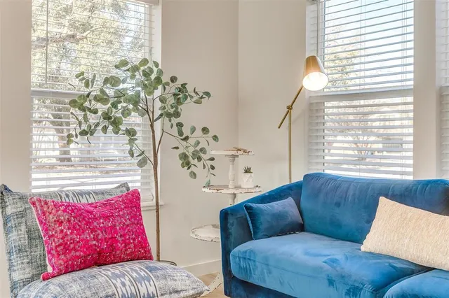 $3,500 | 323 South Hannaford Street, Granbury, TX 76048