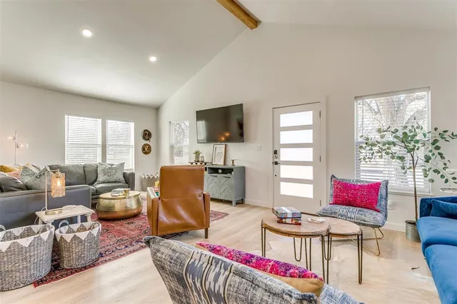 $3,500 | 323 South Hannaford Street, Granbury, TX 76048