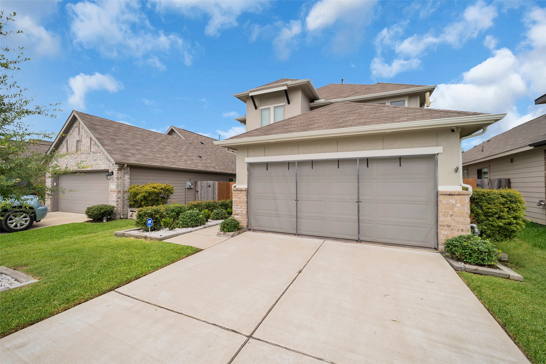 2819 Wilde Redbud Lane Conroe, TX 77385 - Photo 2 of 39