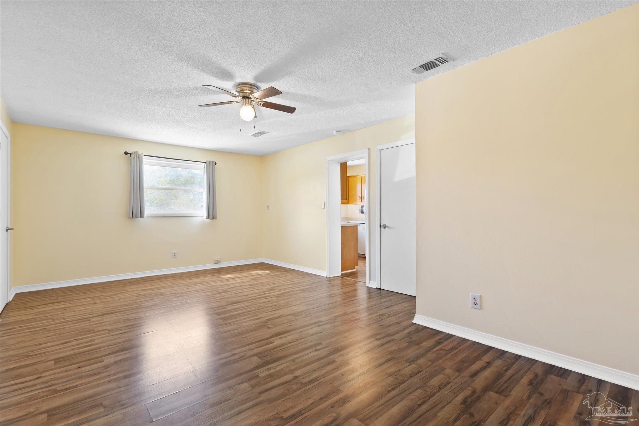 938 East Montclair Road Pensacola, FL 32505 - Photo 2 of 18 Gallery Image 2
