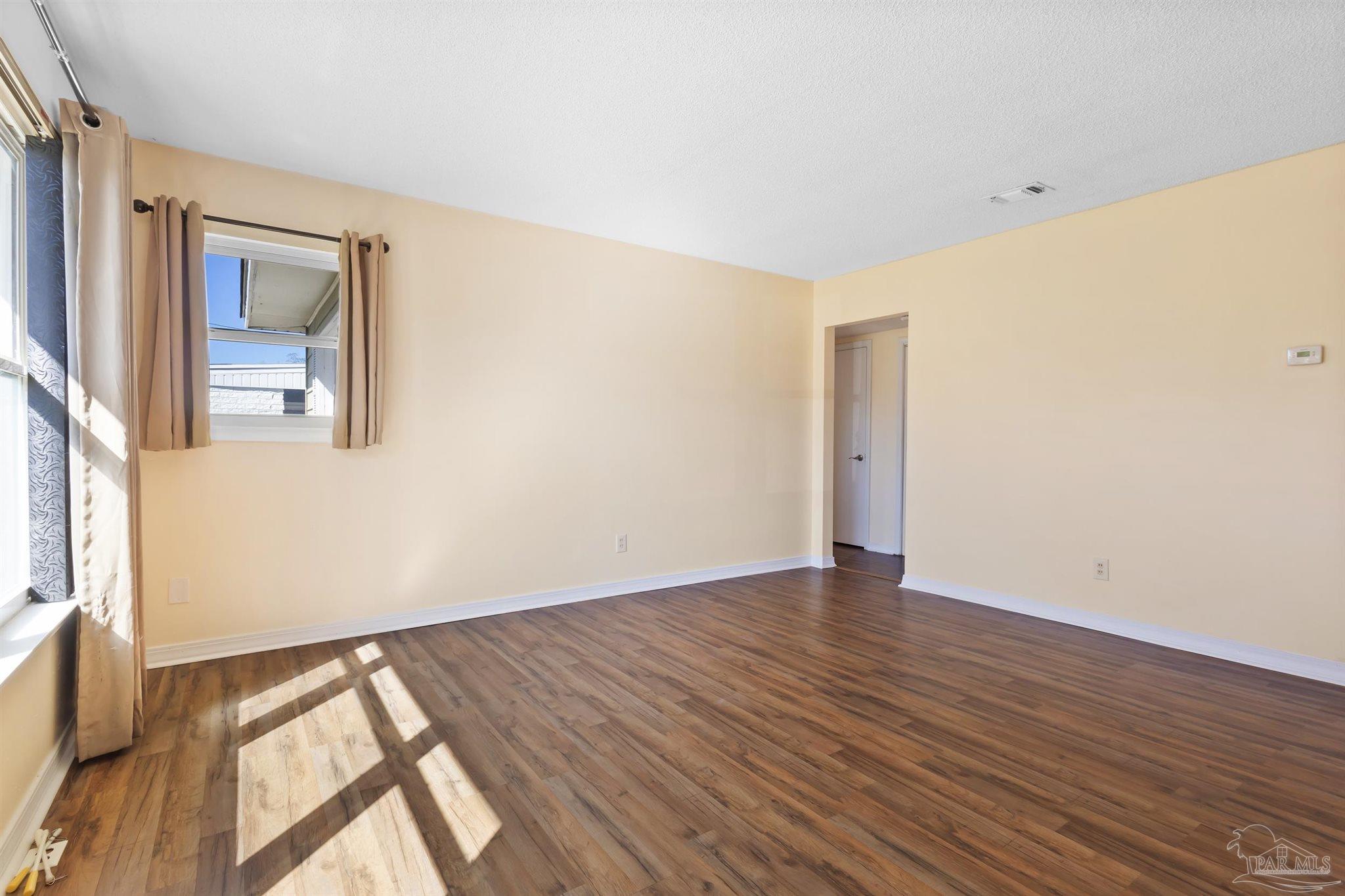938 East Montclair Road Pensacola, FL 32505 - Photo 5 of 18 Gallery Image 5