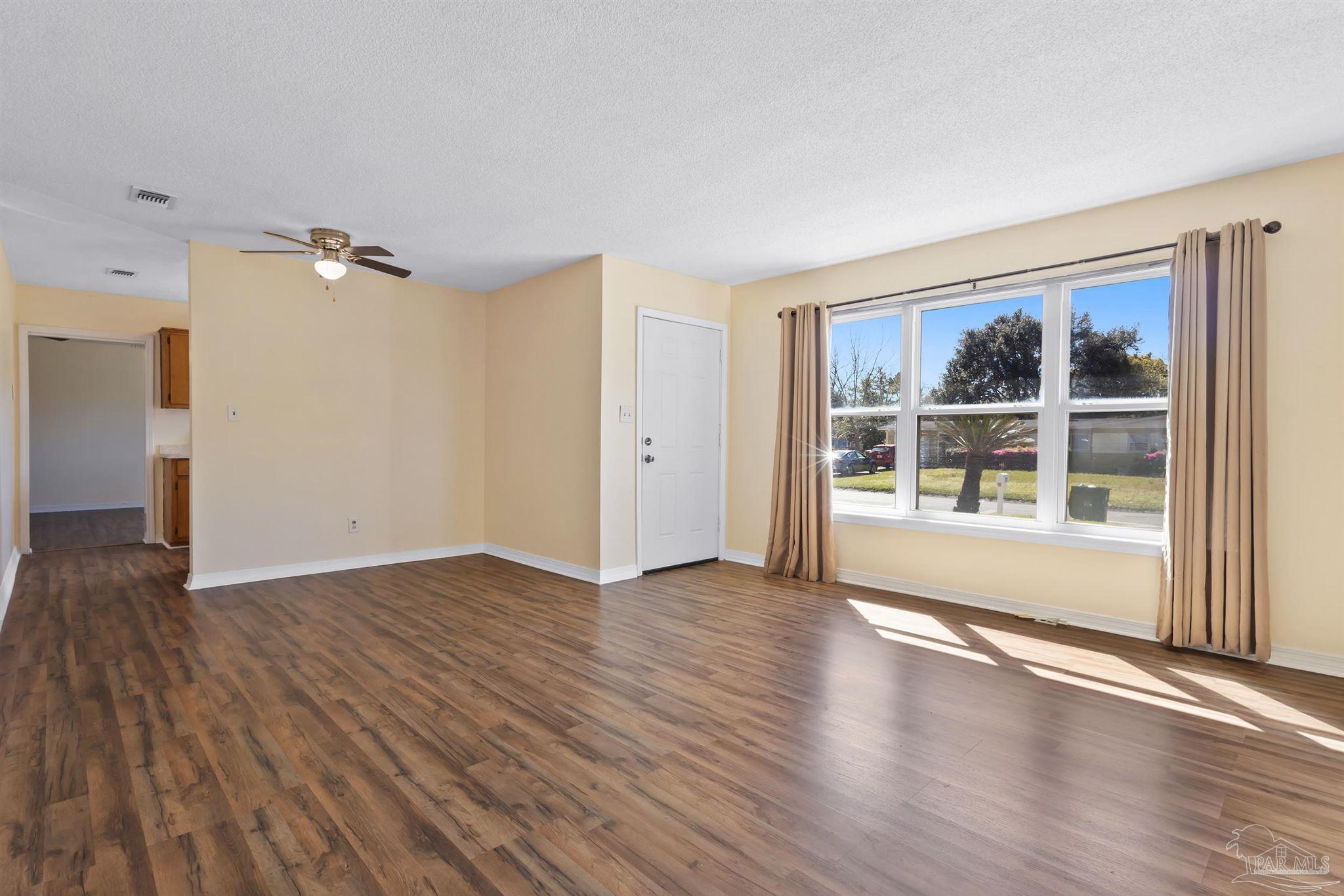 938 East Montclair Road Pensacola, FL 32505 - Photo 10 of 18 Gallery Image 10