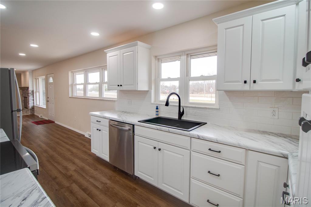 4437 Fosterburg Road Bethalto, IL 62010 - Photo 12 of 39