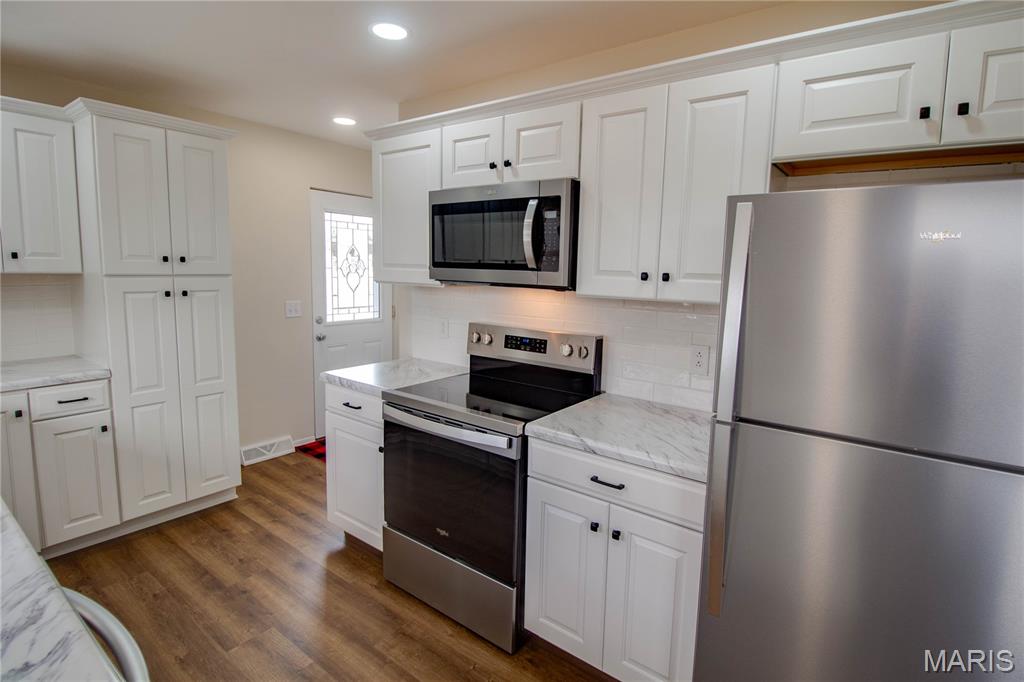 4437 Fosterburg Road Bethalto, IL 62010 - Photo 13 of 39