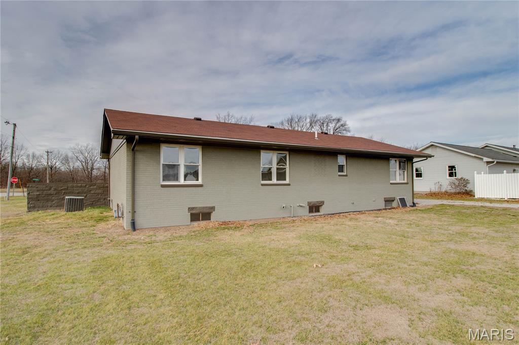 4437 Fosterburg Road Bethalto, IL 62010 - Photo 31 of 39