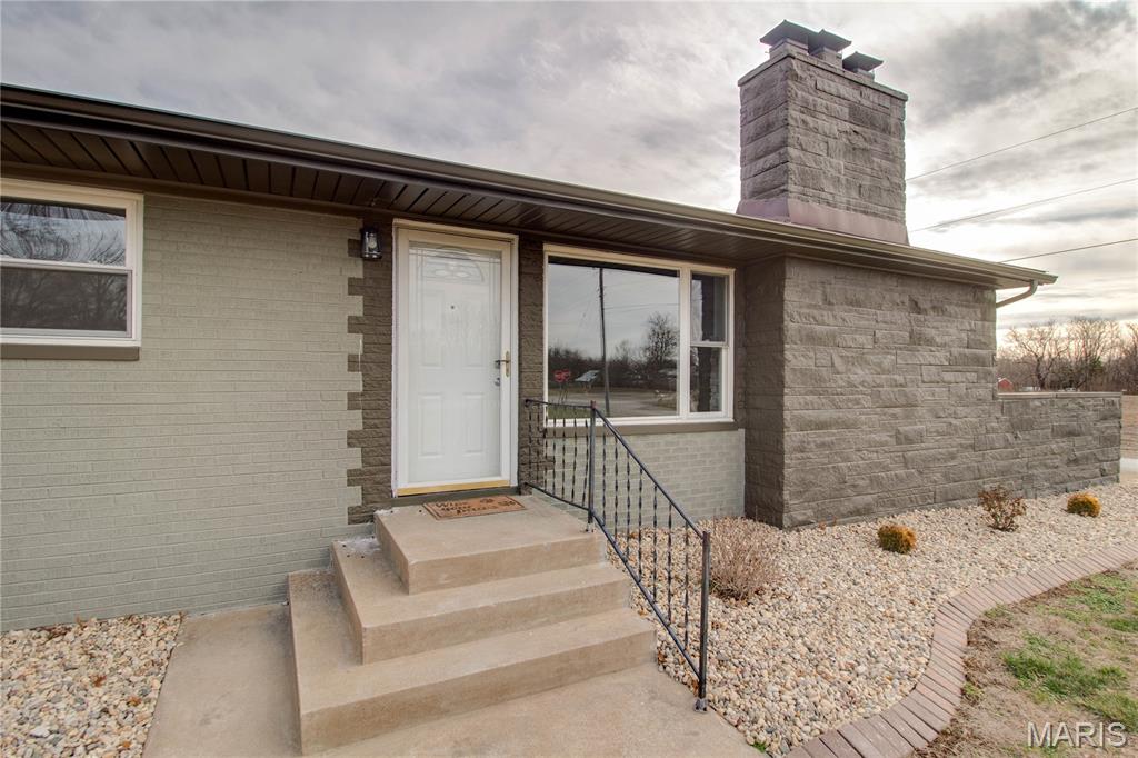 4437 Fosterburg Road Bethalto, IL 62010 - Photo 5 of 39