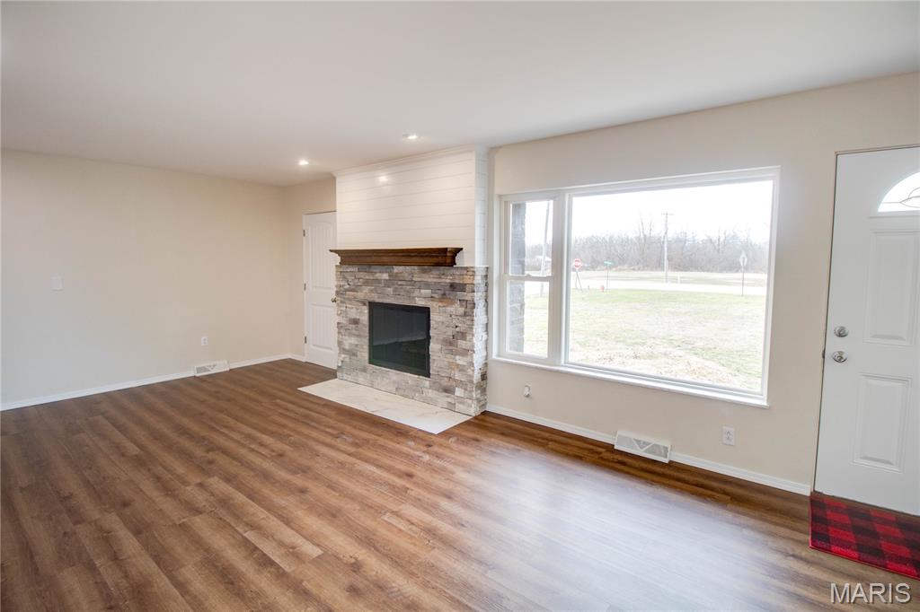 4437 Fosterburg Road Bethalto, IL 62010 - Photo 8 of 39