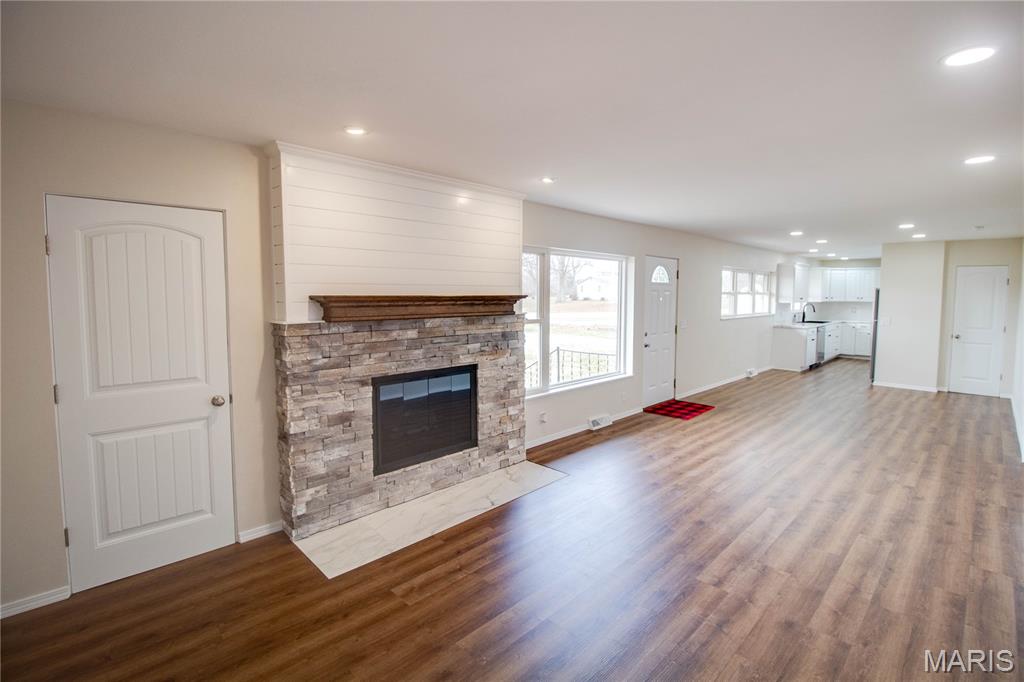 4437 Fosterburg Road Bethalto, IL 62010 - Photo 9 of 39