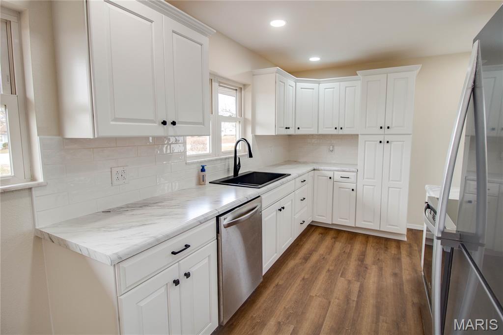 4437 Fosterburg Road Bethalto, IL 62010 - Photo 10 of 39