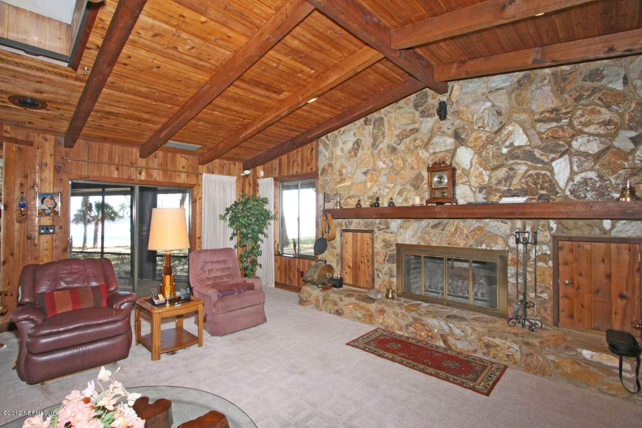 587 West River Road Palatka, FL 32177 - Photo 16 of 35 Great Room Facing NE