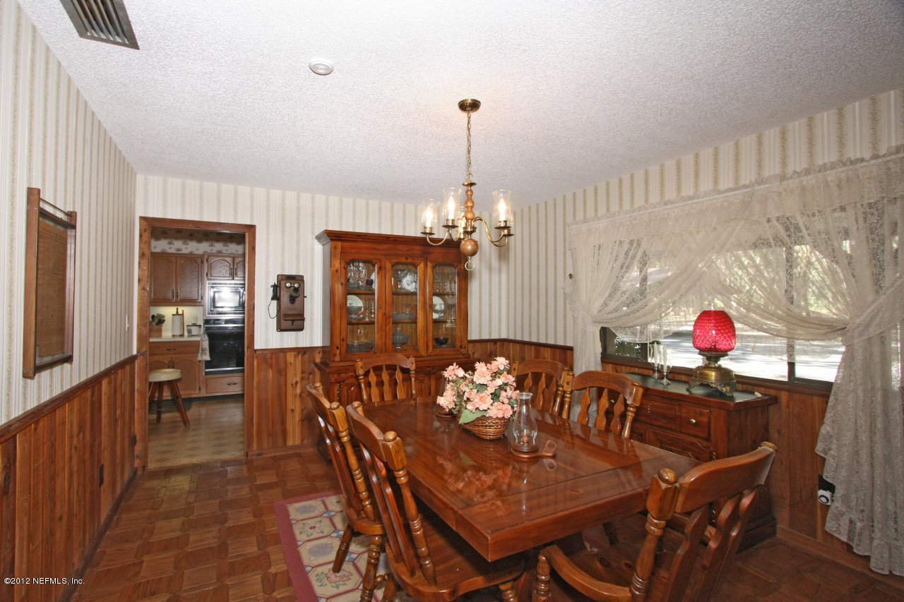 587 West River Road Palatka, FL 32177 - Photo 18 of 35 Dining Room
