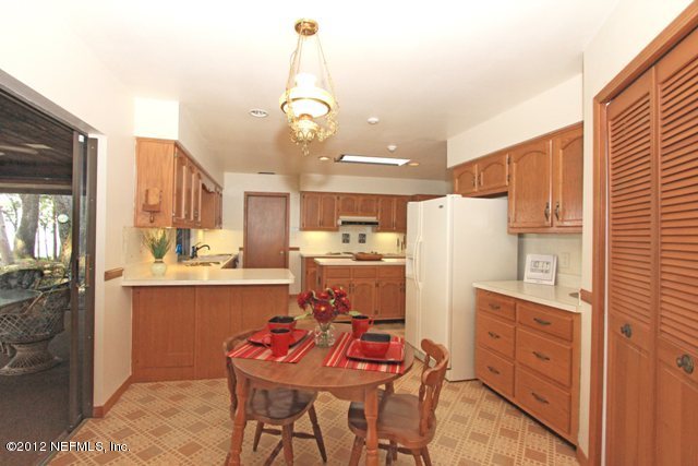 587 West River Road Palatka, FL 32177 - Photo 20 of 35 Kitchen Breakfast Room View 2