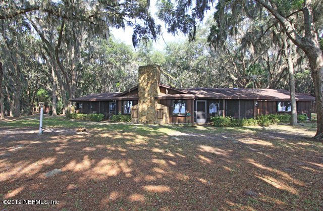 587 West River Road Palatka, FL 32177 - Photo 2 of 35 Exterior Back (River Side)