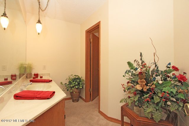 587 West River Road Palatka, FL 32177 - Photo 27 of 35 Guest Bath