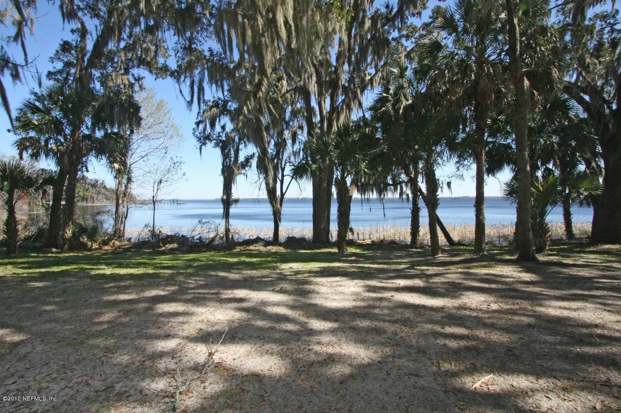 587 West River Road Palatka, FL 32177 - Photo 5 of 35 Riverfront Point View NE
