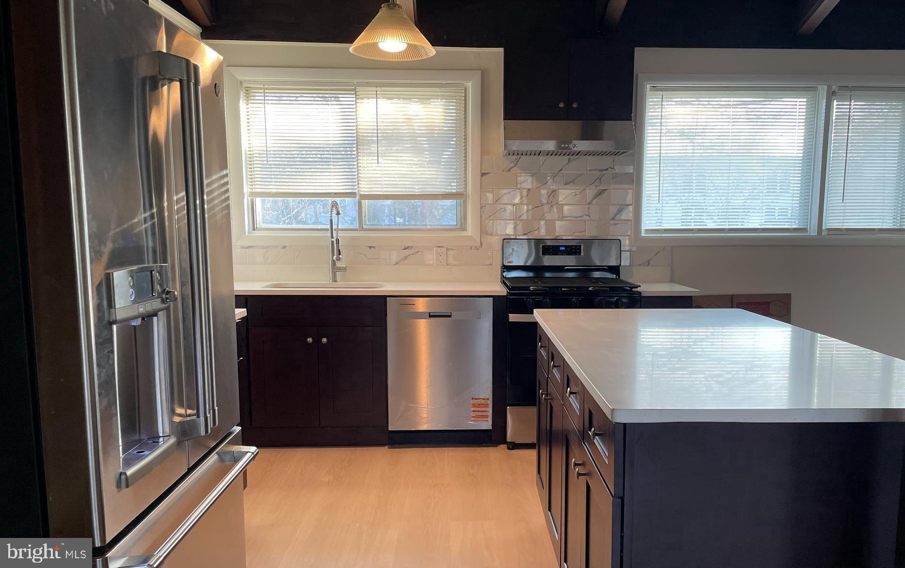 6704 Old Chesterbrook Road McLean, VA 22101 - Photo 4 of 10