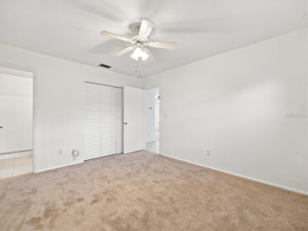 9812 85th Way Seminole, FL 33777 - Photo 11 of 33 Gallery Image 11