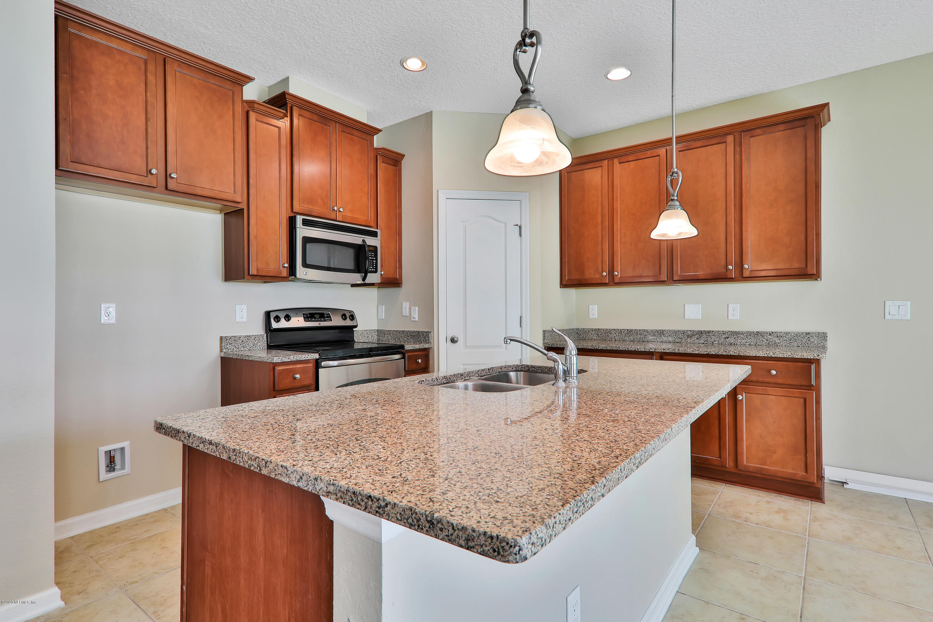 3810 Chasing Falls Road Orange Park, FL 32065 - Photo 10 of 38 Kitchen
