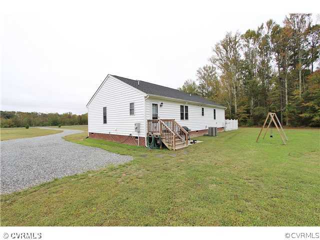 8270 West River Road Aylett, VA 23009 - Photo 22 of 24 Exterior Back