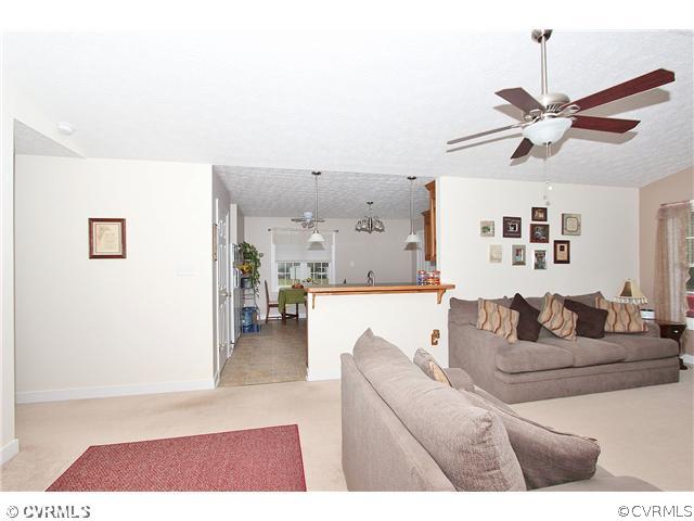 8270 West River Road Aylett, VA 23009 - Photo 6 of 24 Living Room