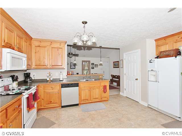 8270 West River Road Aylett, VA 23009 - Photo 7 of 24 Kitchen
