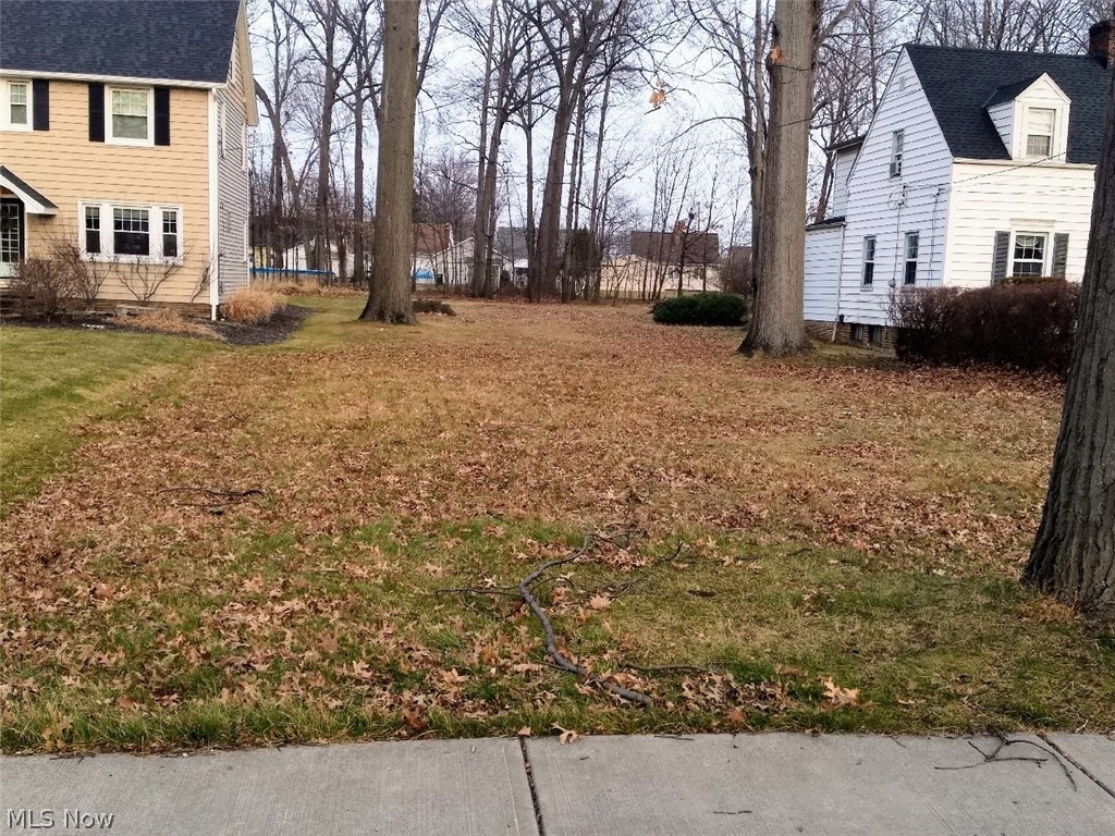 Lloyd Road Wickliffe, OH 44092 - Photo 2 of 6 The lot is between addresses 863 and 857. The street features sidewalks.