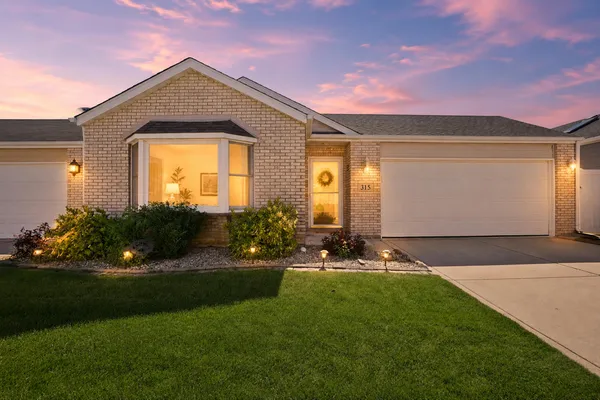 $249,900 | 315 Valley Court, Lowell, IN 46356