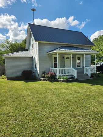 $159,500 | 802 Parker Street, Crystal, MI 48818