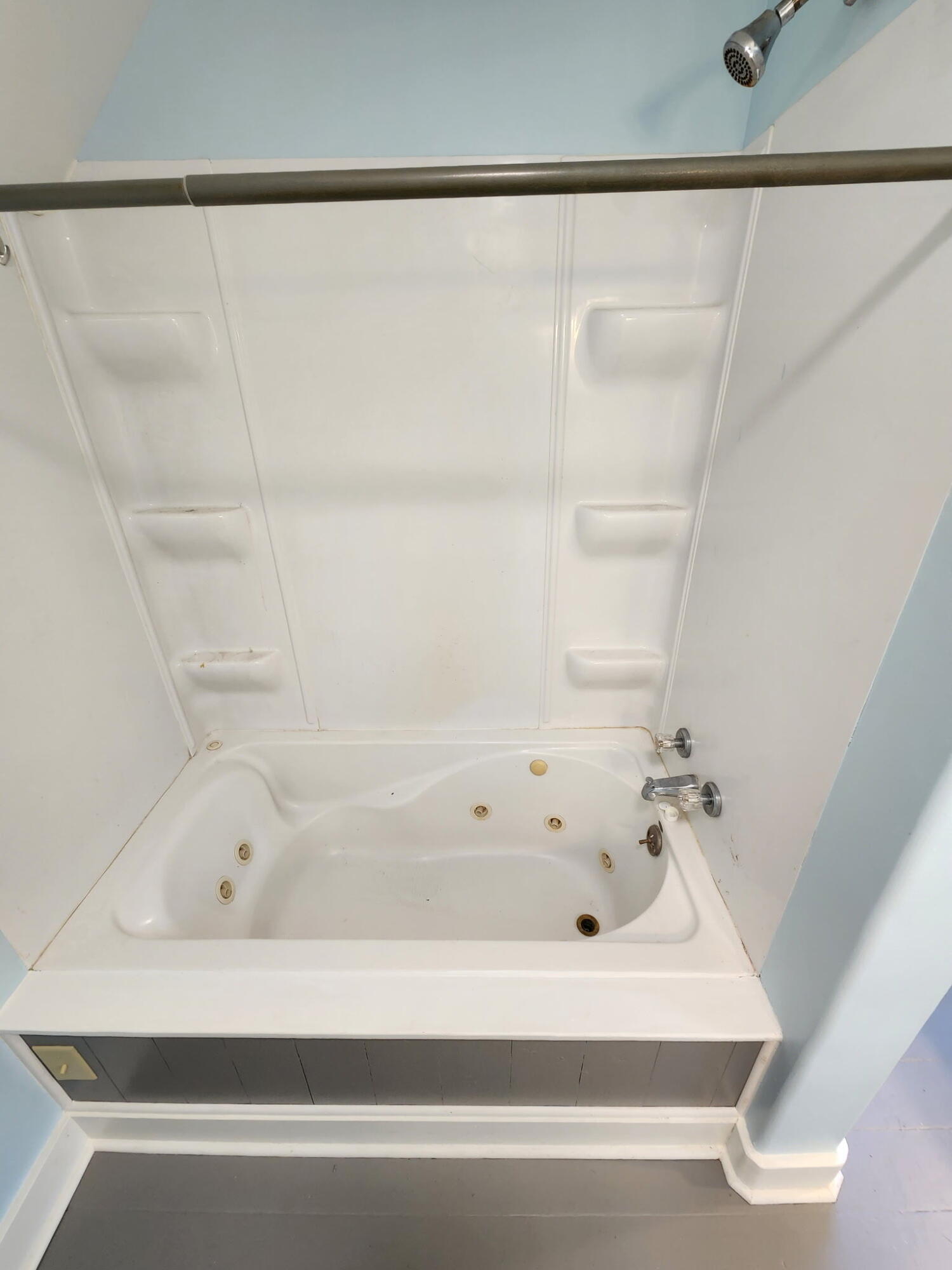 802 Parker Street Crystal, MI 48818 - Photo 13 of 30 1254487302275606048