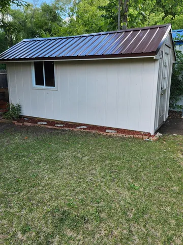 $159,900 | 802 Parker Street, Crystal, MI 48818