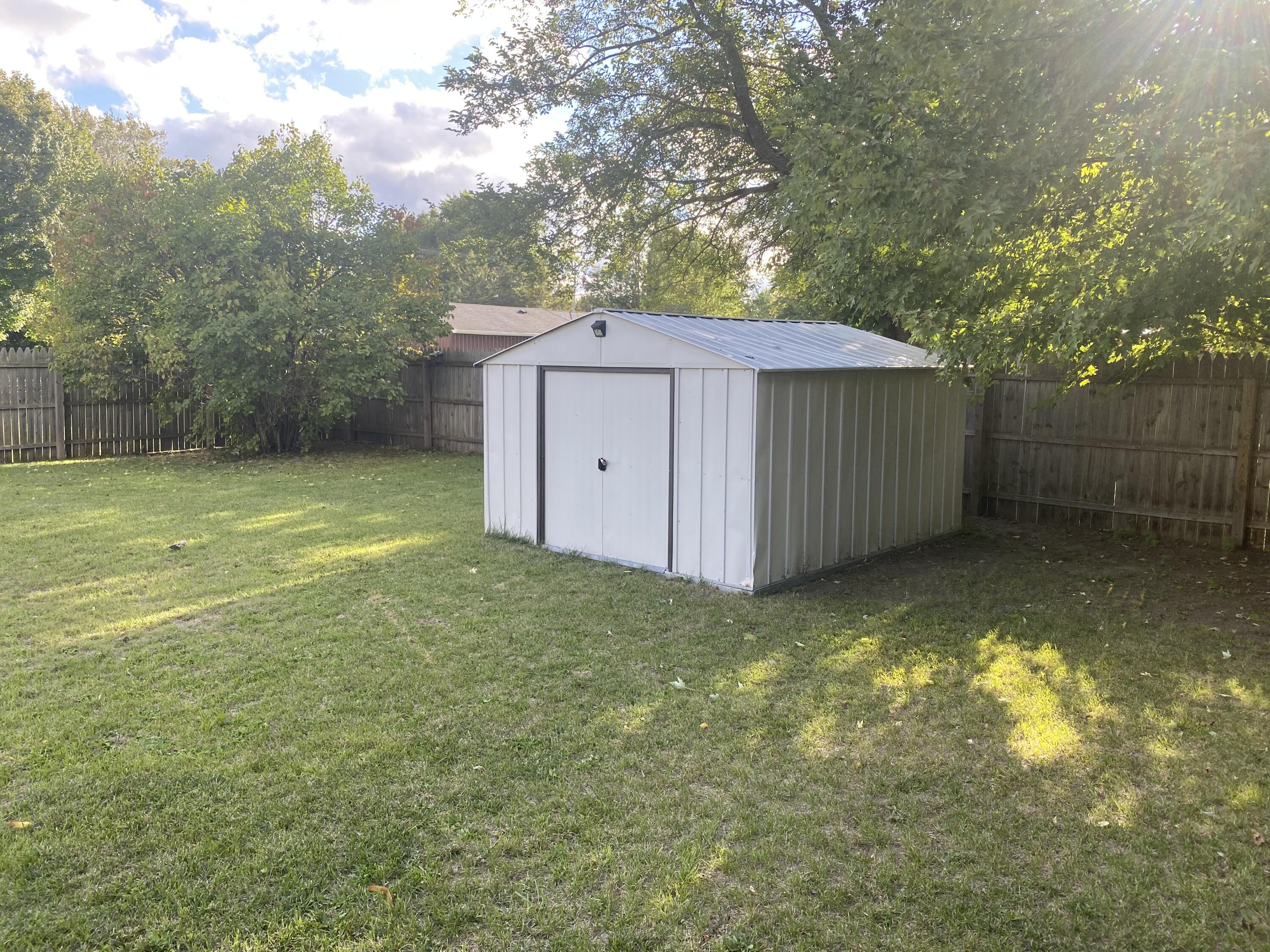 802 Parker Street Crystal, MI 48818 - Photo 27 of 30 IMG_4944