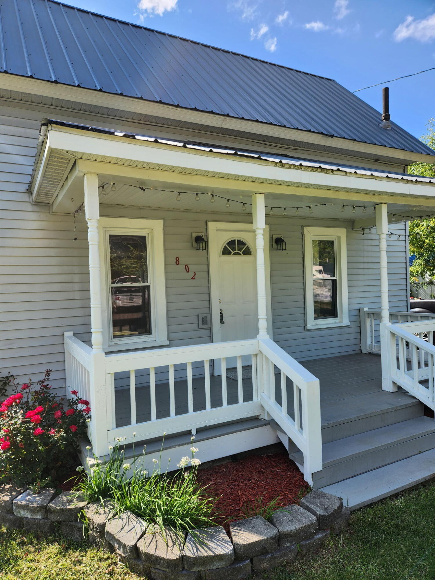 802 Parker Street Crystal, MI 48818 - Photo 3 of 30 4302681575698778877