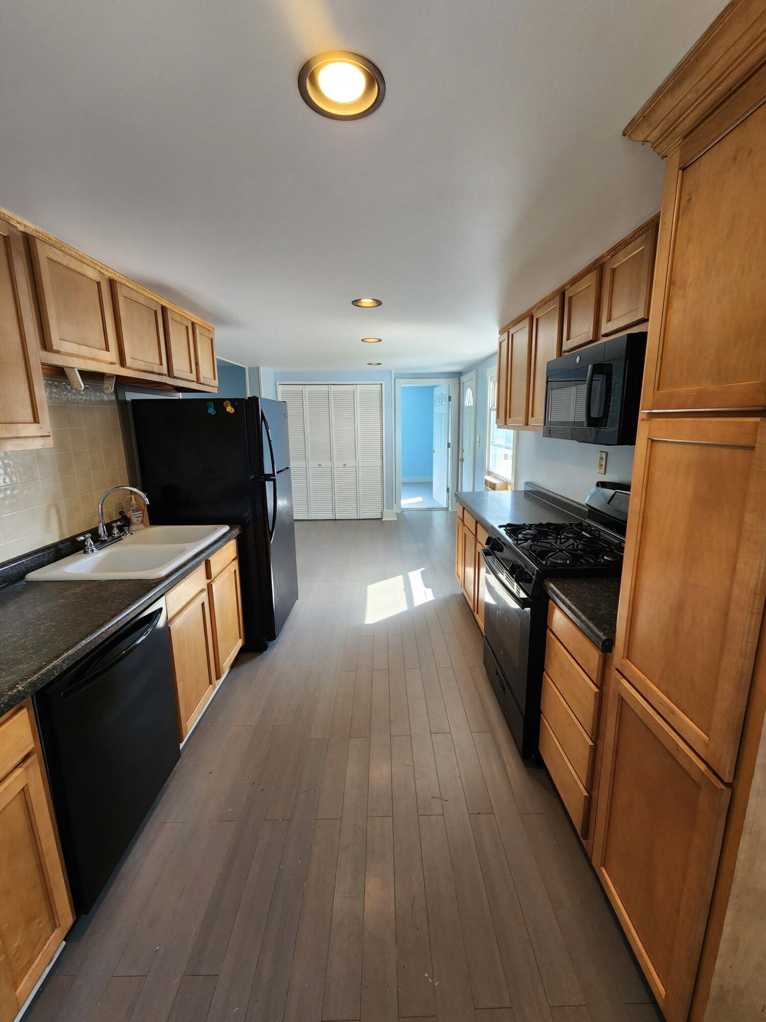 802 Parker Street Crystal, MI 48818 - Photo 8 of 30 1722955575989559095