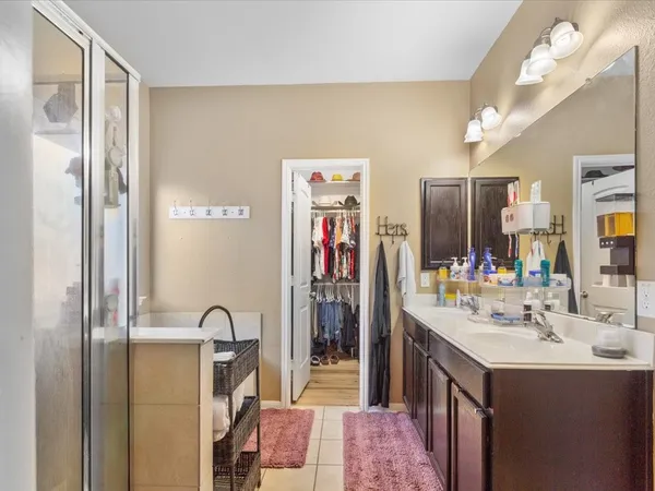 $325,000 | 427 Heatherton Hill Drive, Rosenberg, TX 77469
