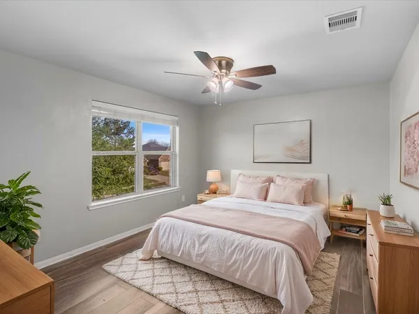 $325,000 | 427 Heatherton Hill Drive, Rosenberg, TX 77469